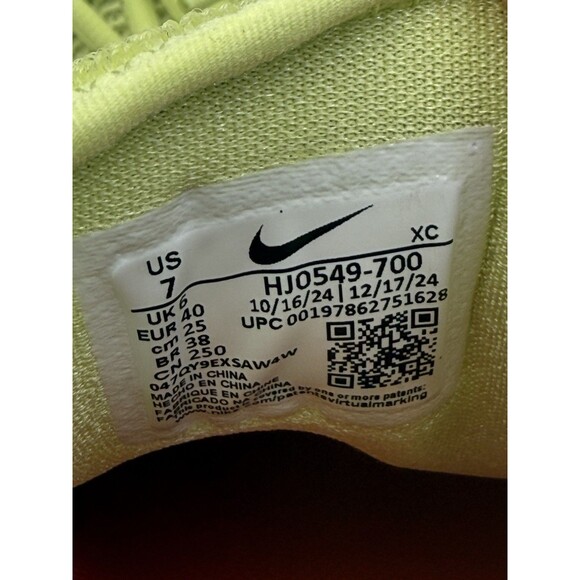 Athletic_Shoes
